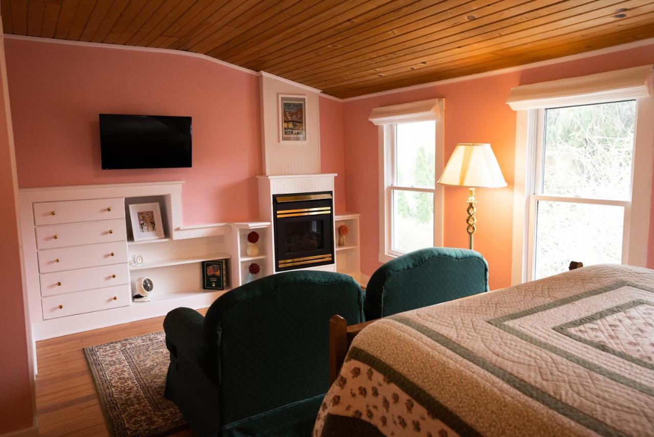 Garden Grove Inn Bed And Breakfast Union Pier エクステリア 写真