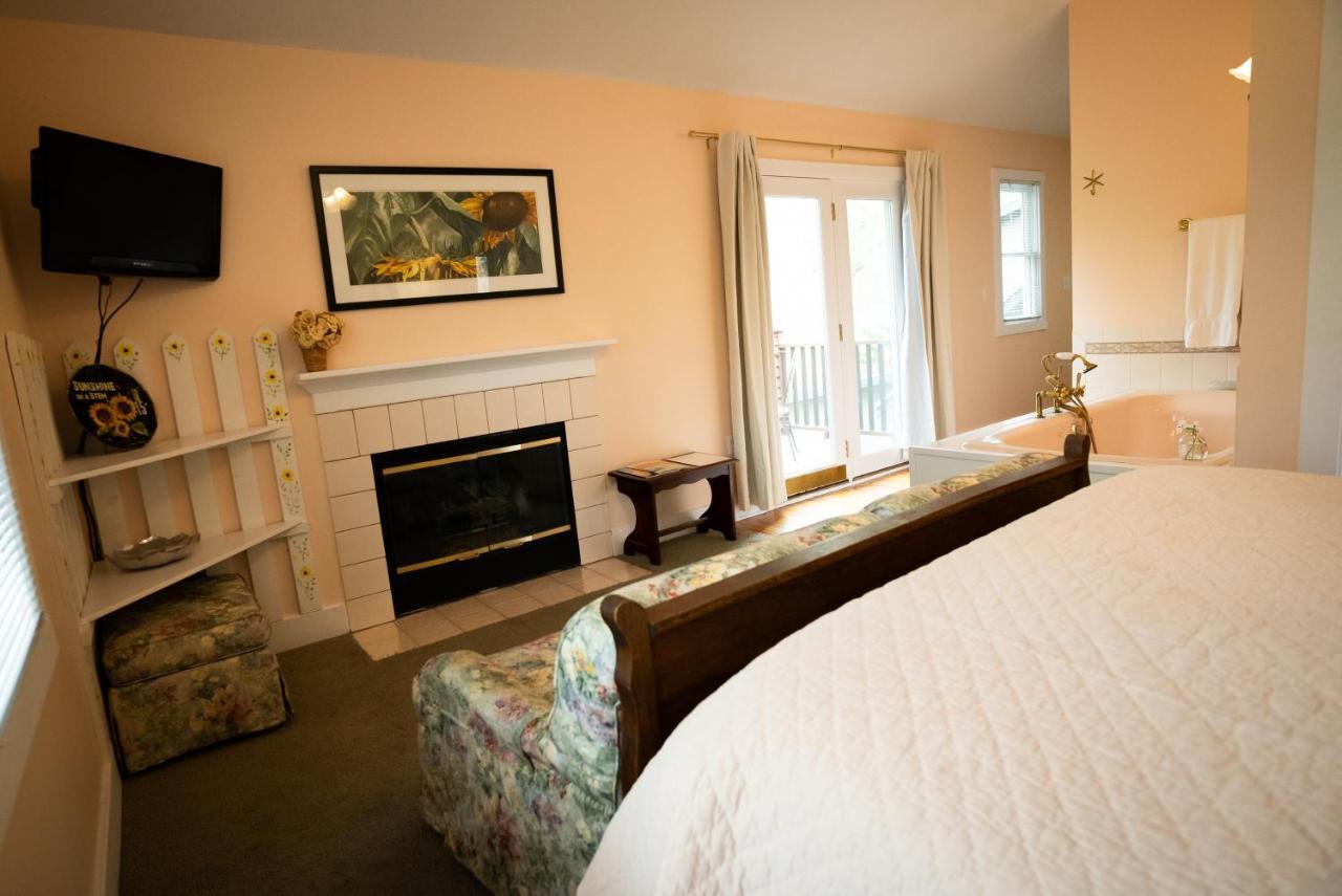 Garden Grove Inn Bed And Breakfast Union Pier エクステリア 写真