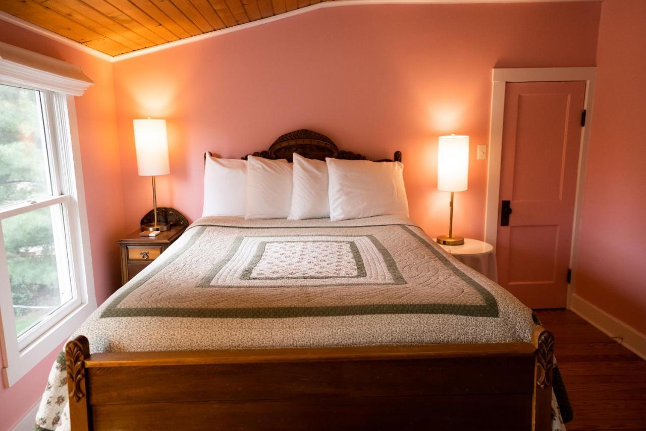 Garden Grove Inn Bed And Breakfast Union Pier エクステリア 写真